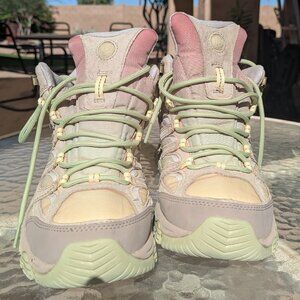 Merrell hiking boots size 10 women - used